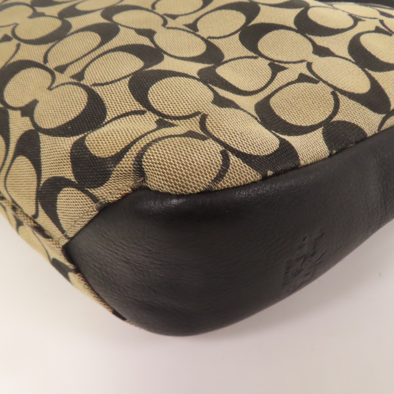 COACH 帆布/皮革Shoulder Bag金扣肩背袋米色/黑色