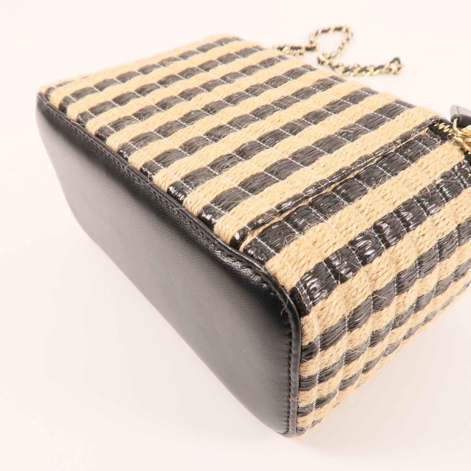 CHANEL Raffia Vanity Case金扣鏈帶肩背袋