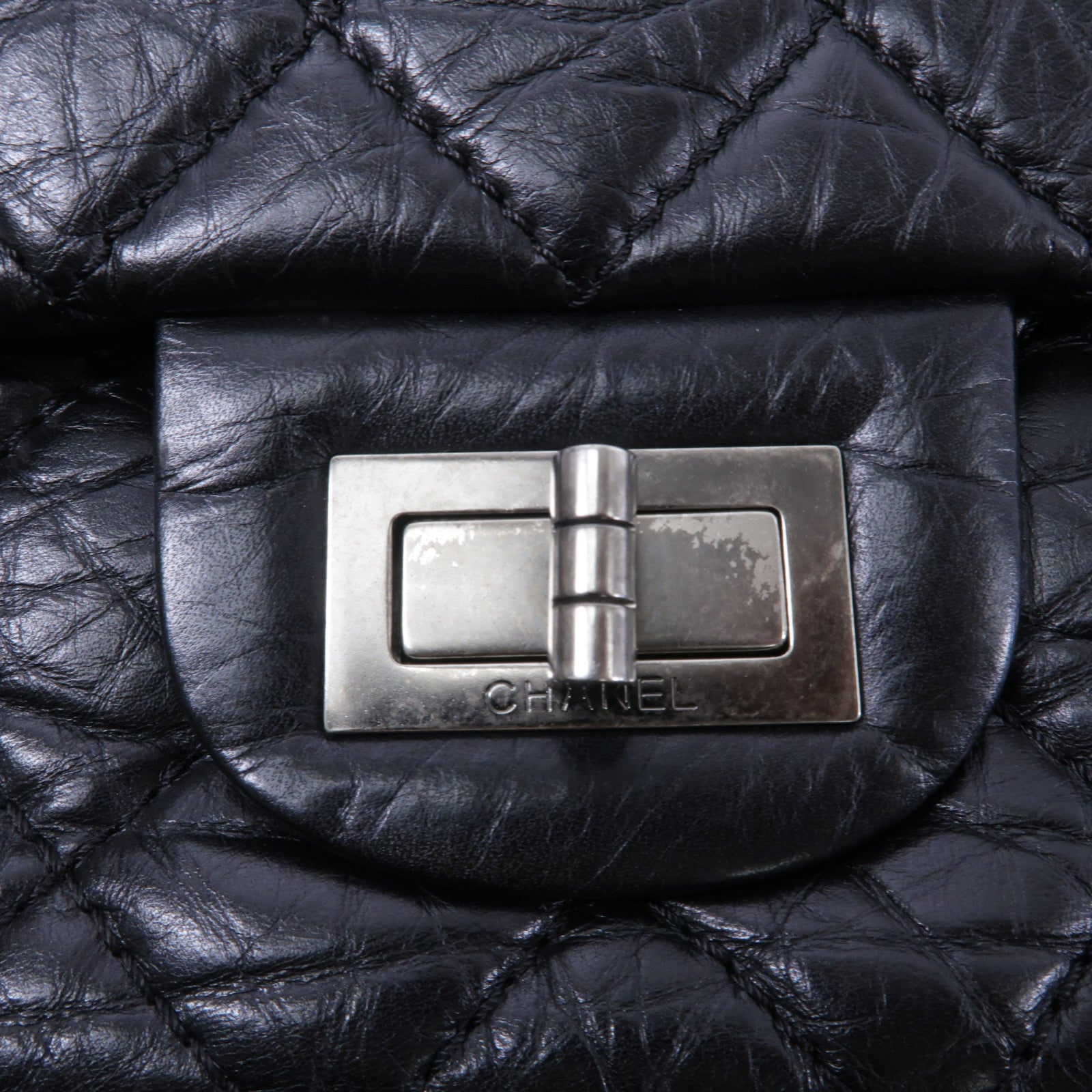 CHANEL 牛皮皮革2.55 Jumbo鏈帶肩背袋