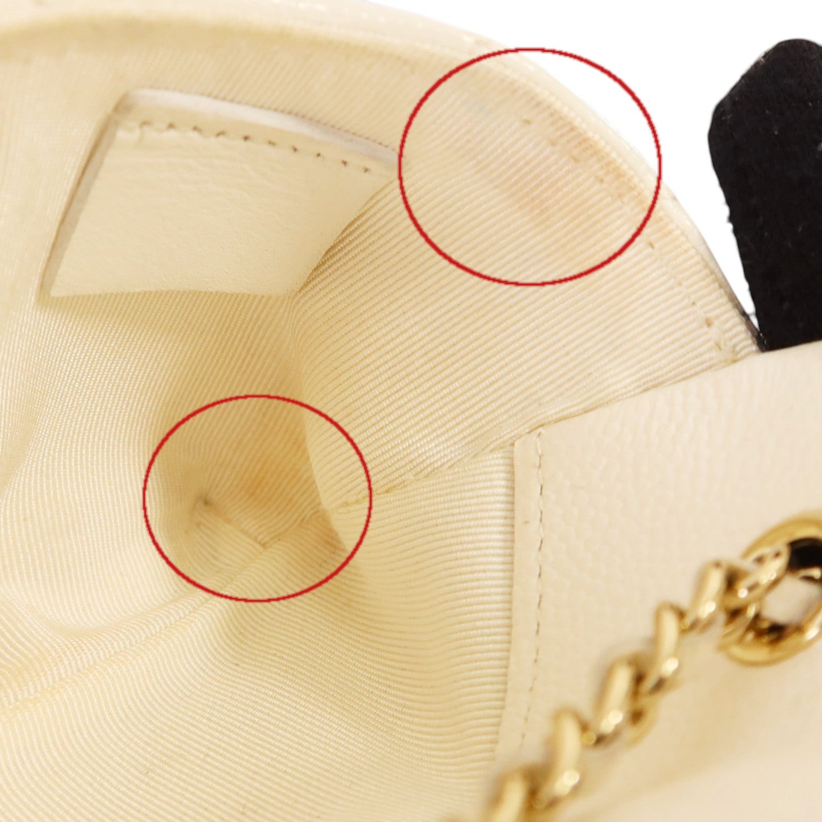 CHANEL 牛皮皮革Mini Bag With Chain金扣鏈帶肩背袋