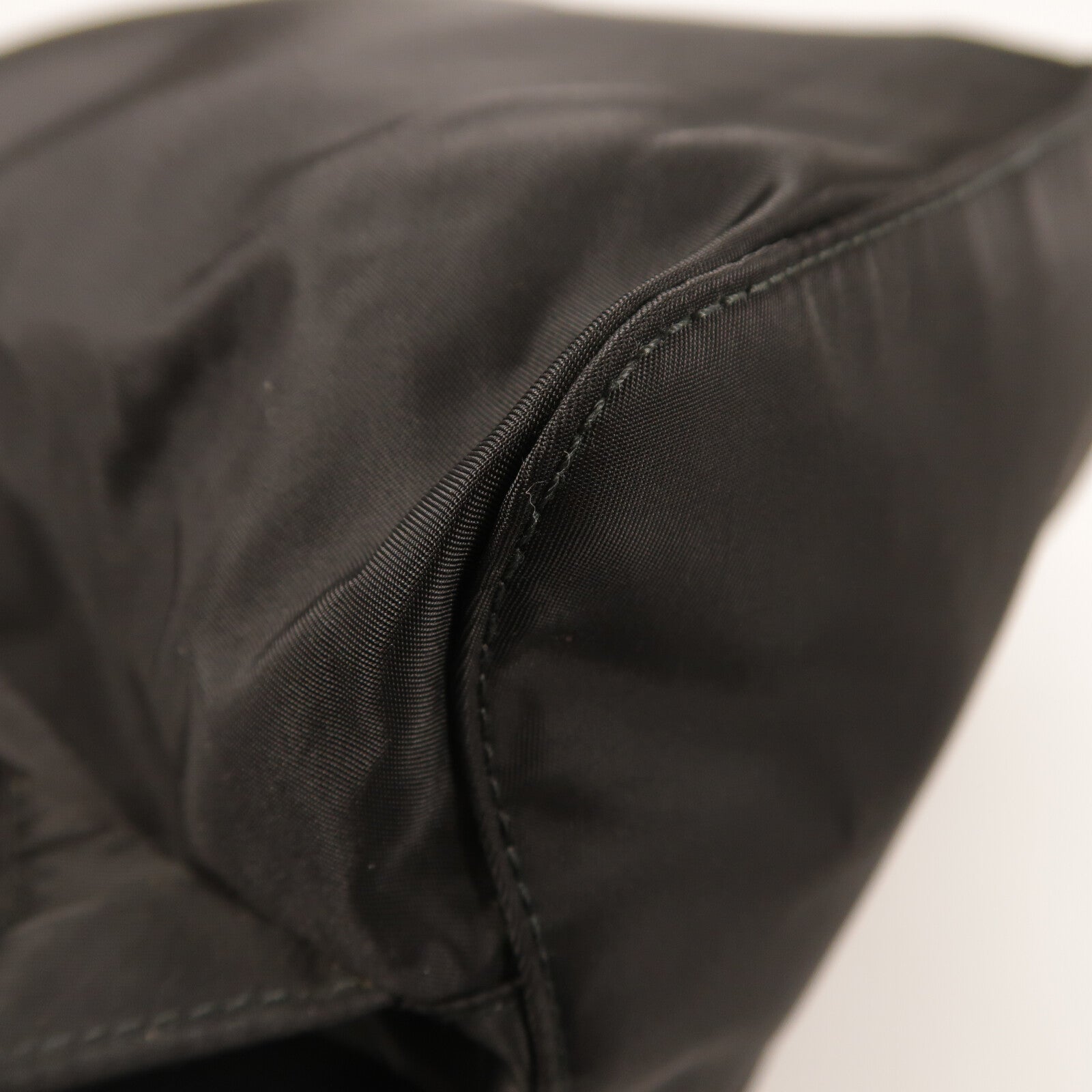 PRADA 尼龍Backpack銀扣背包