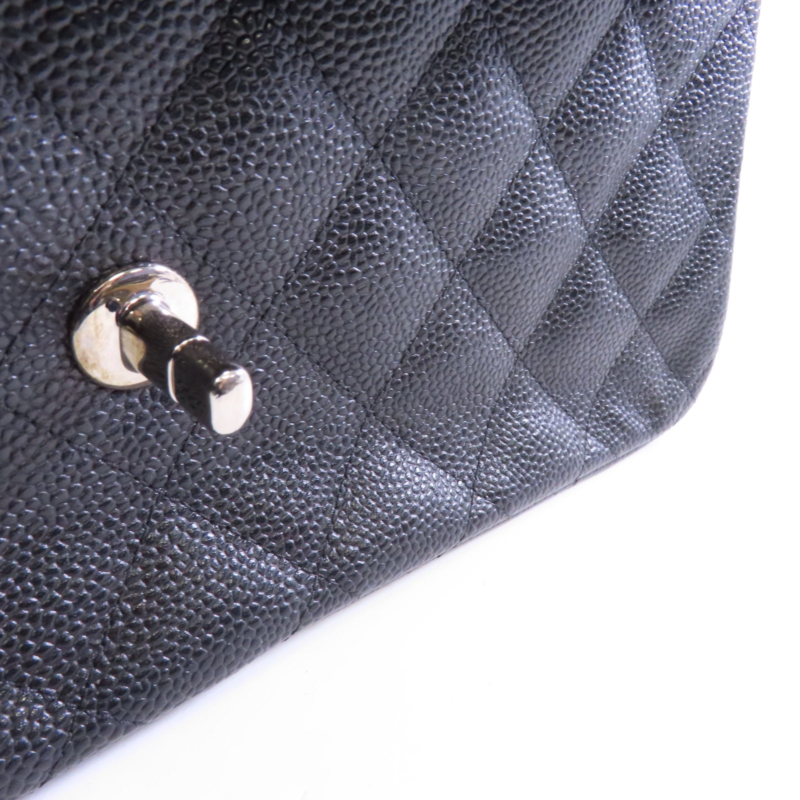 CHANEL 菱格Caviar皮革Classic Jumbo銀扣鏈帶肩背袋黑色