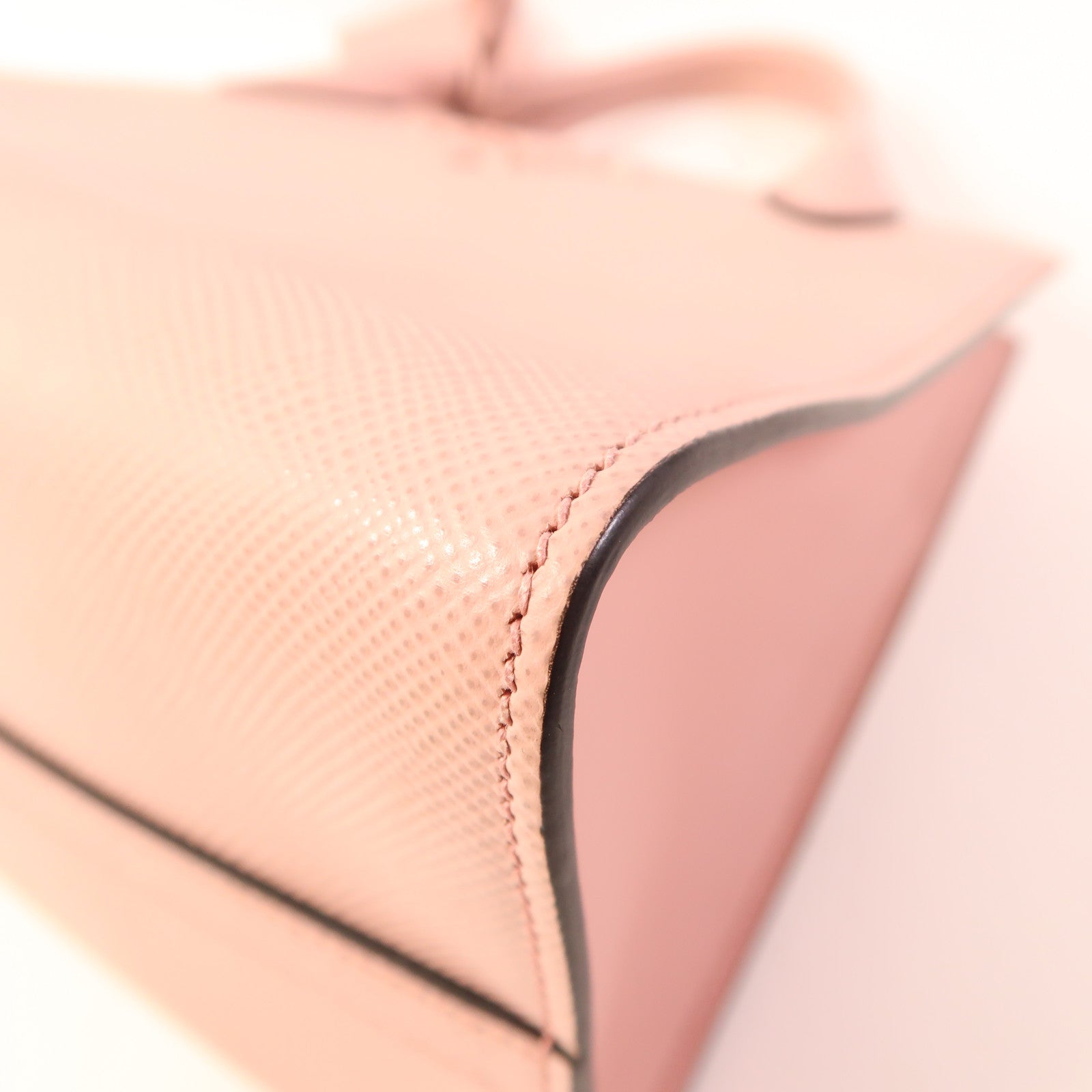 PRADA Saffiano皮革Monochrome金扣手挽肩背兩用袋