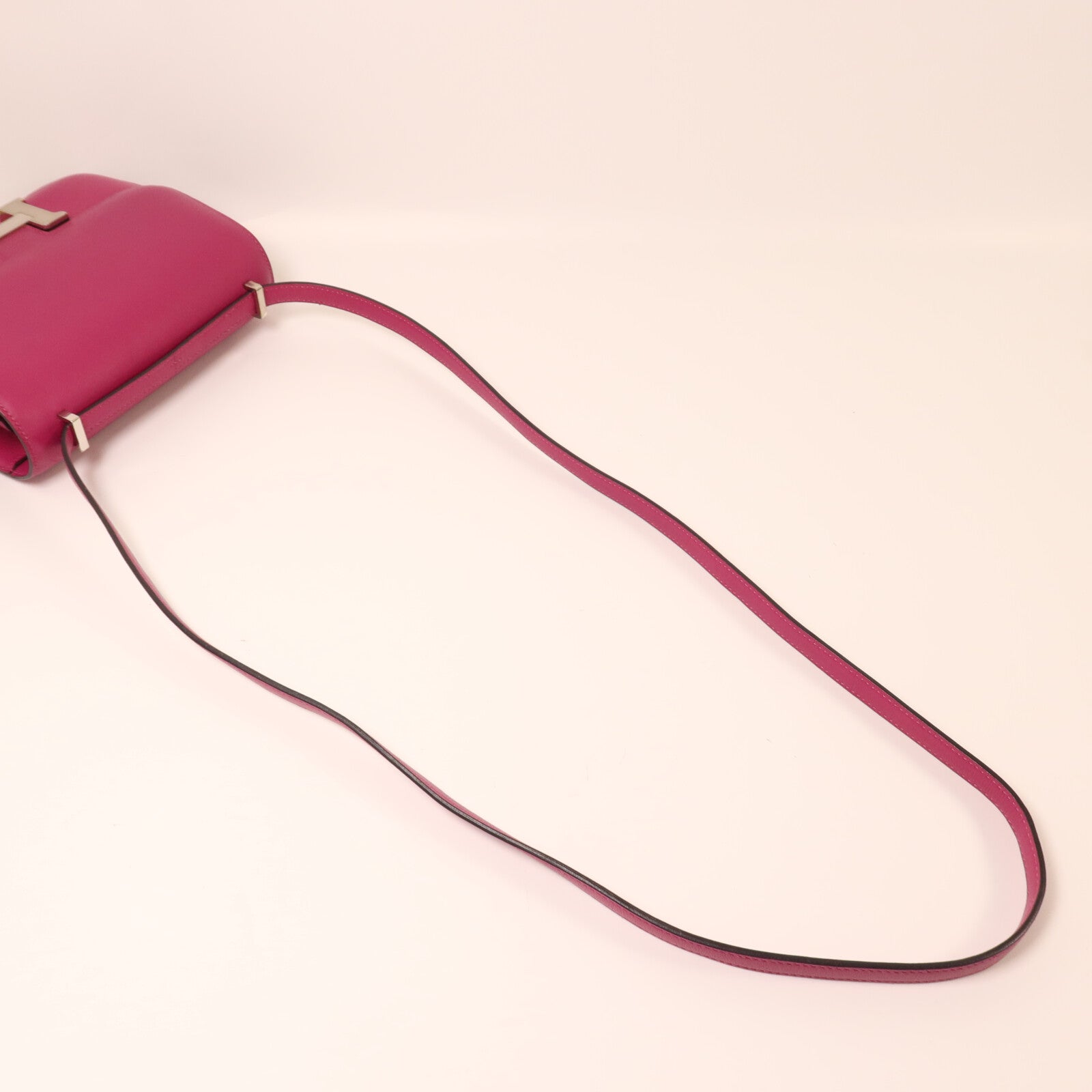 HERMES Swift皮革Constance Mini銀扣肩背袋Rose Pourpre