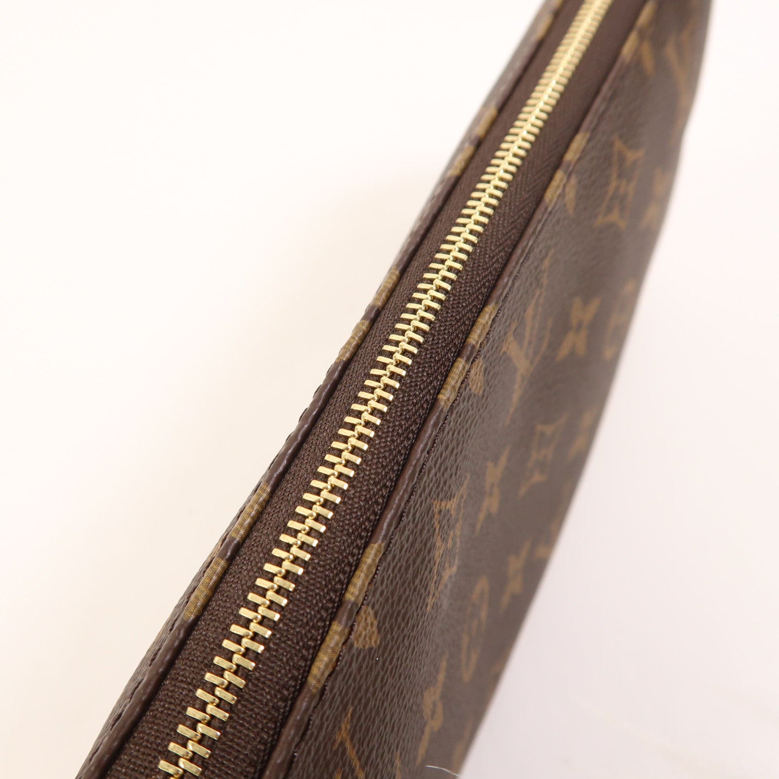 LOUIS VUITTON Monogram Pochette Accessoires金扣鏈帶肩背袋