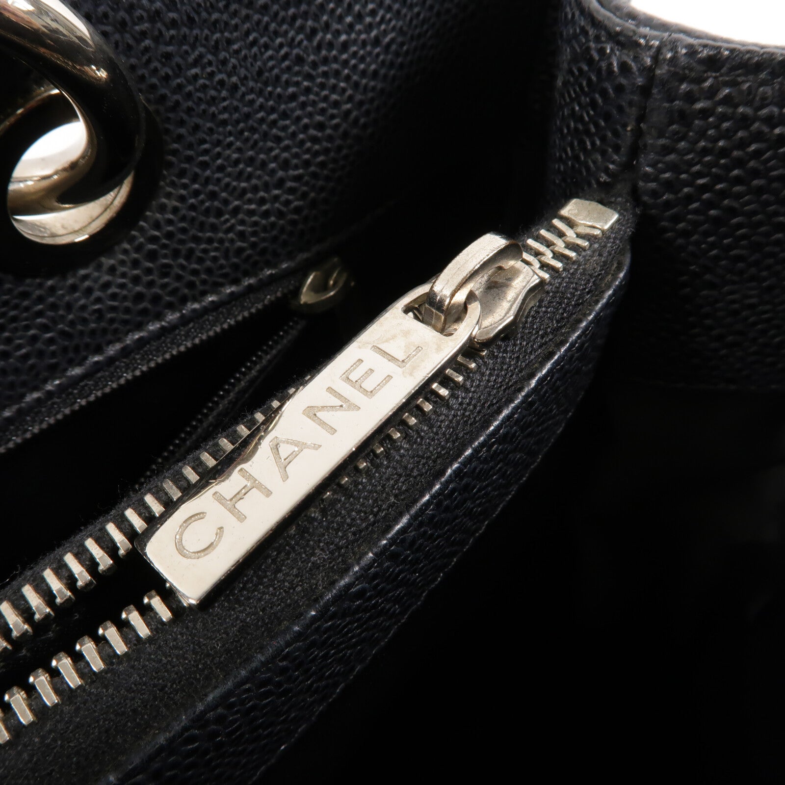 CHANEL 牛皮皮革GST Grand Shopping Tote Bag鏈帶肩背袋