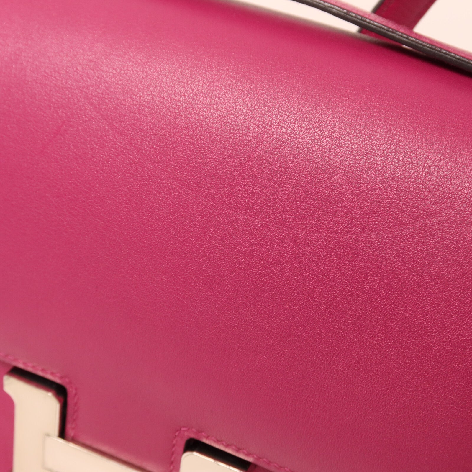 HERMES Swift皮革Constance Mini銀扣肩背袋Rose Pourpre