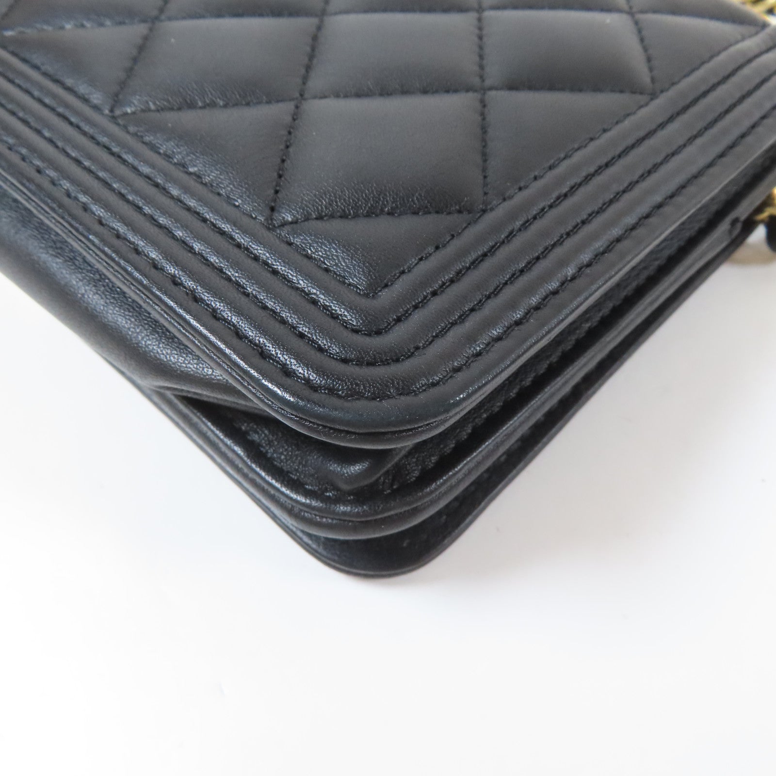 CHANEL 【激減優惠】菱格羊皮皮革Boy WOC Wallet On Chain金扣鏈帶肩背袋黑色