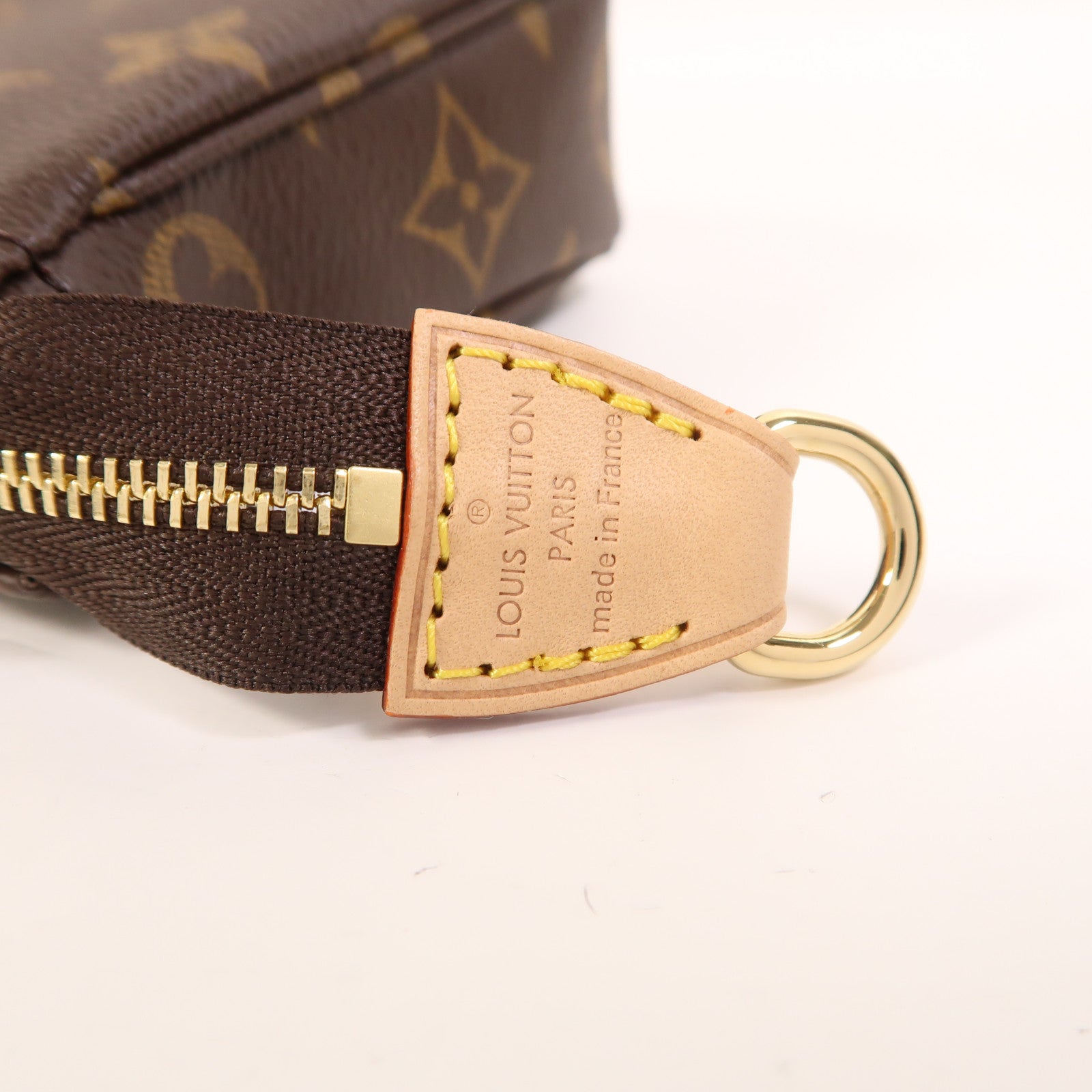LOUIS VUITTON Monogram Pochette Accessoires金扣鏈帶肩背袋