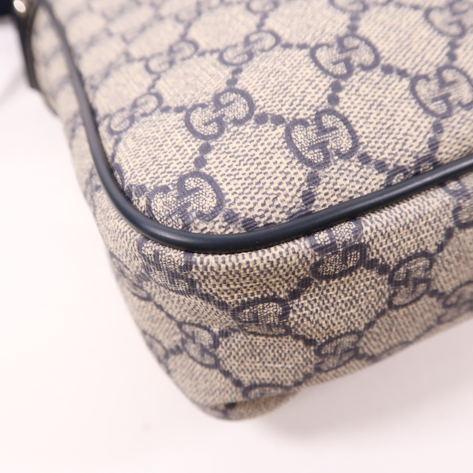 GUCCI 塗層帆布Shoulder Bag銀扣肩背袋