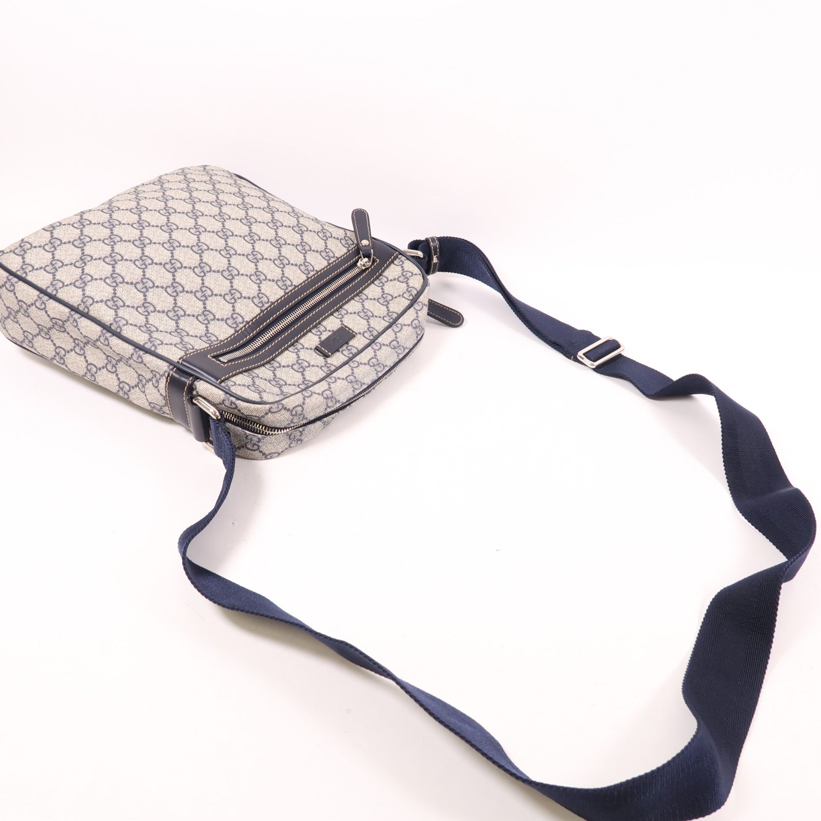 GUCCI 塗層帆布Shoulder Bag銀扣肩背袋