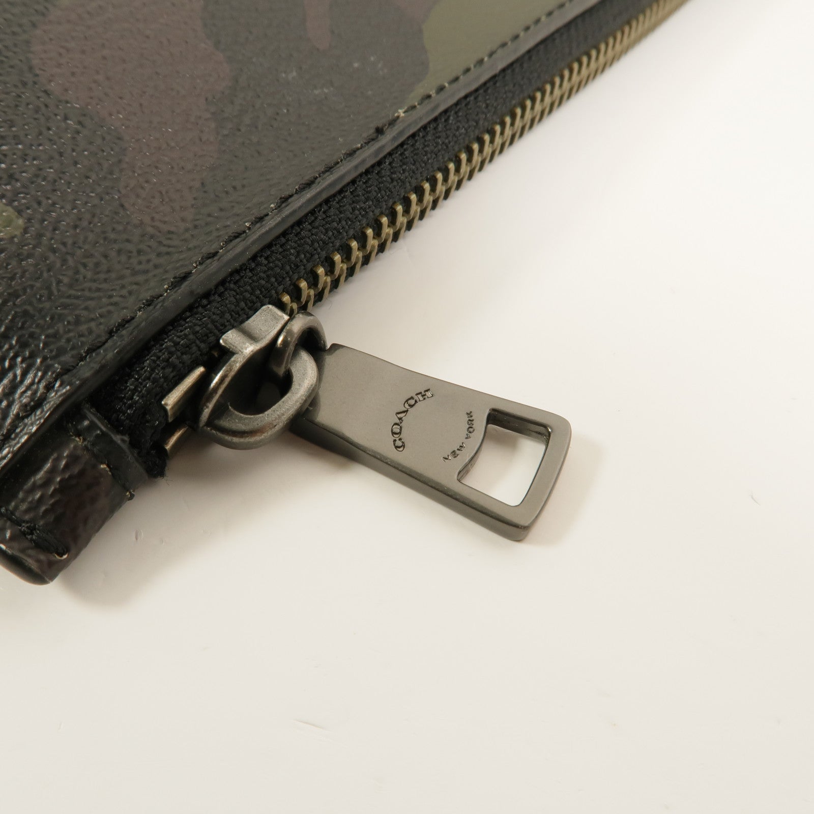 COACH 塗層帆布Carryall Pouch手拿包