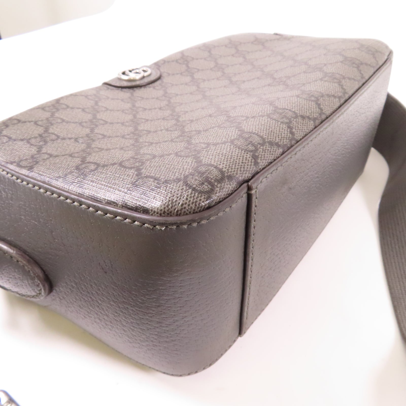 GUCCI 塗層帆布Shoulder Bag銀扣肩背袋灰色