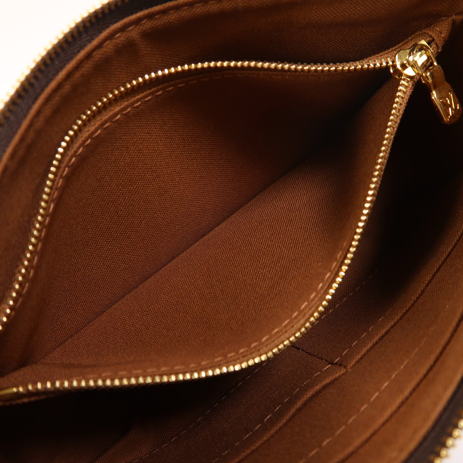 LOUIS VUITTON Monogram Pochette Accessoires金扣鏈帶肩背袋
