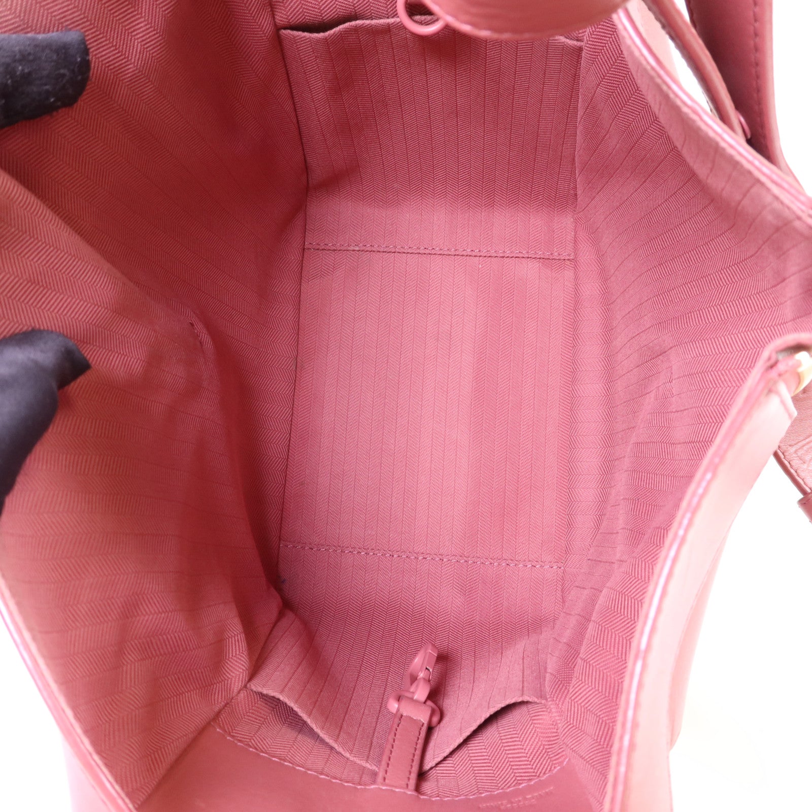 LOEWE 牛皮皮革Hammock Small金扣手挽肩背兩用袋