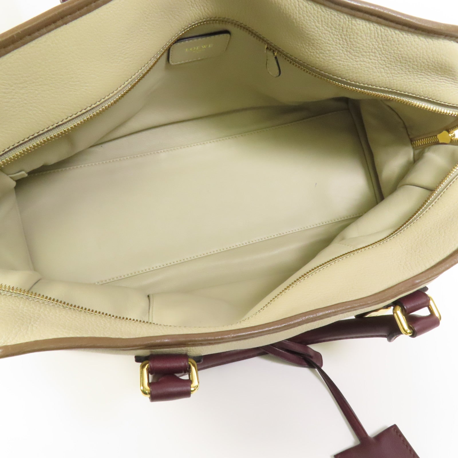 LOEWE 牛皮皮革Amazona 28金扣手挽袋