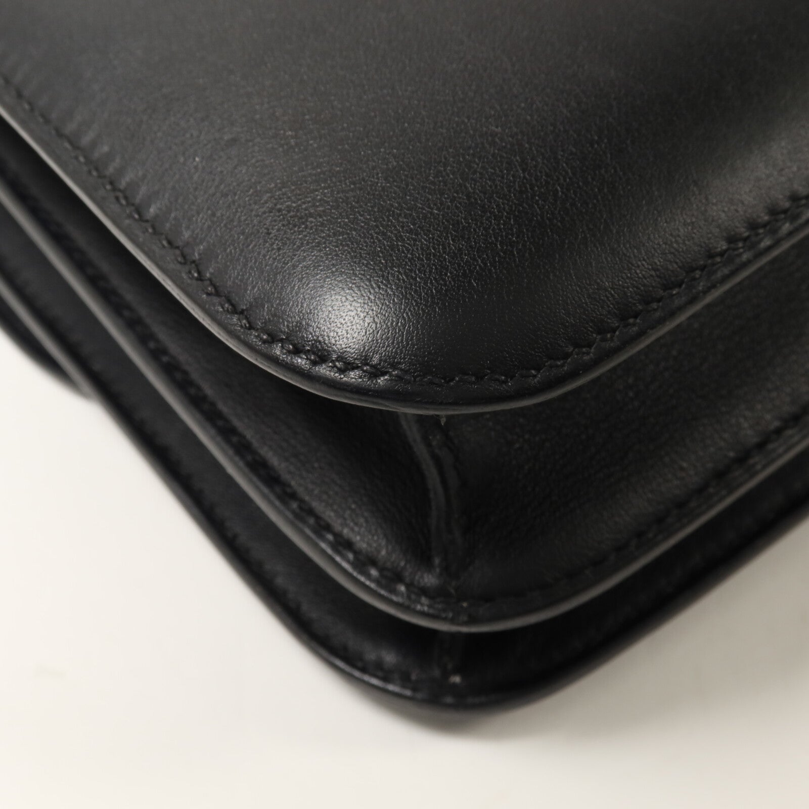HERMES Swift皮革Constance 24肩背袋Noir
