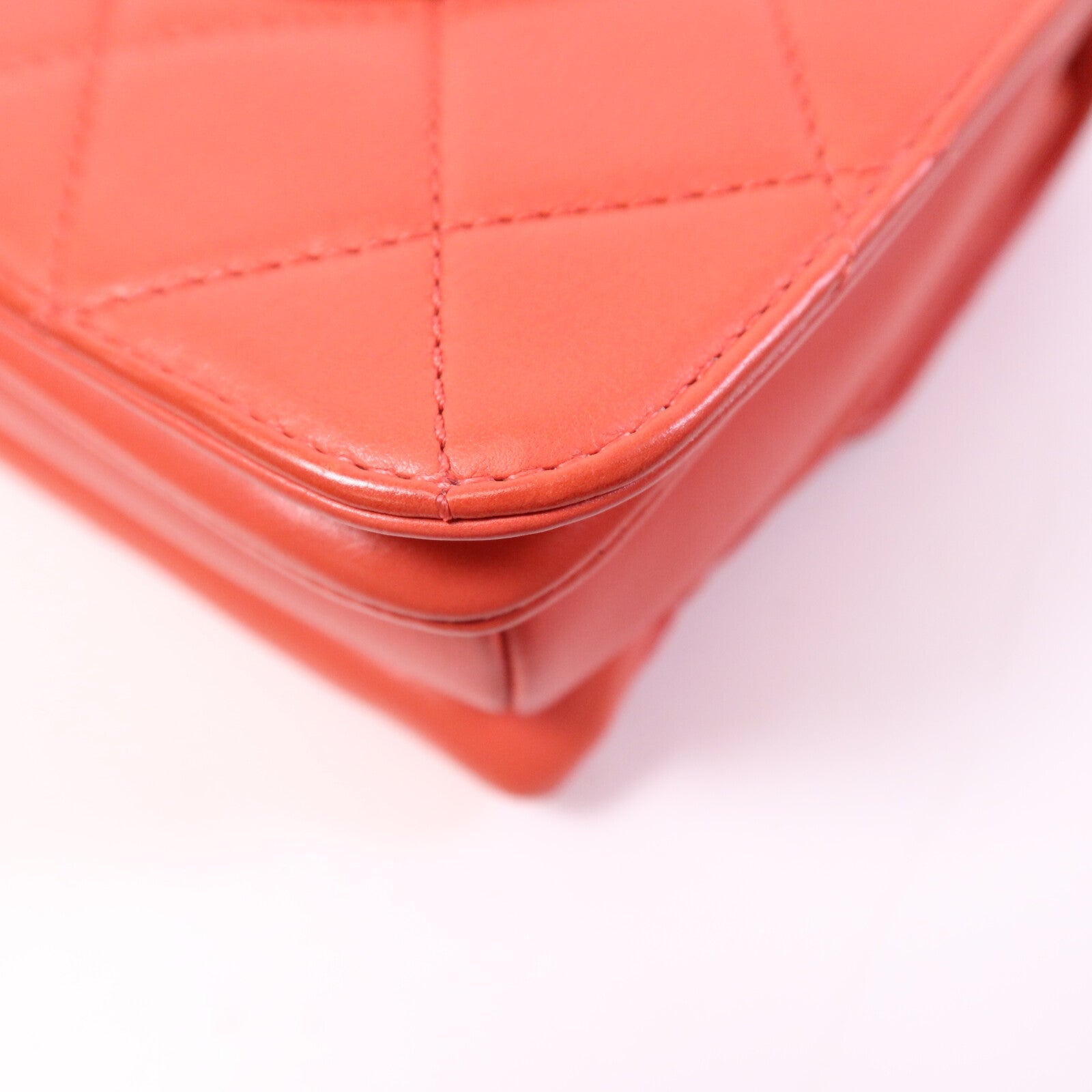 CHANEL 牛皮皮革Shoulder Bag金扣肩背袋