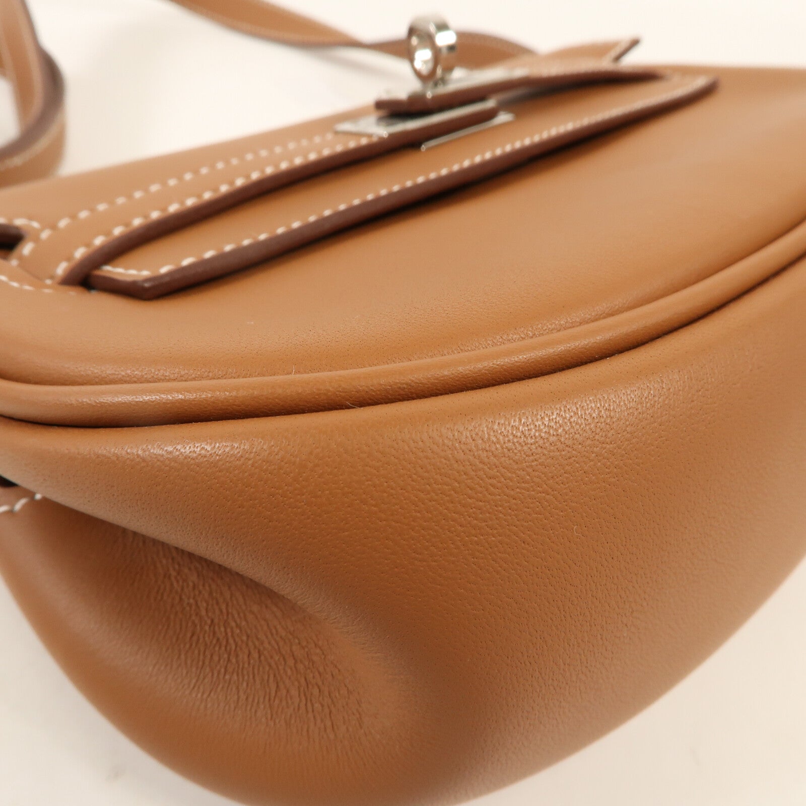HERMES Vache Liegee皮革Kelly Moove銀扣肩背袋Gold