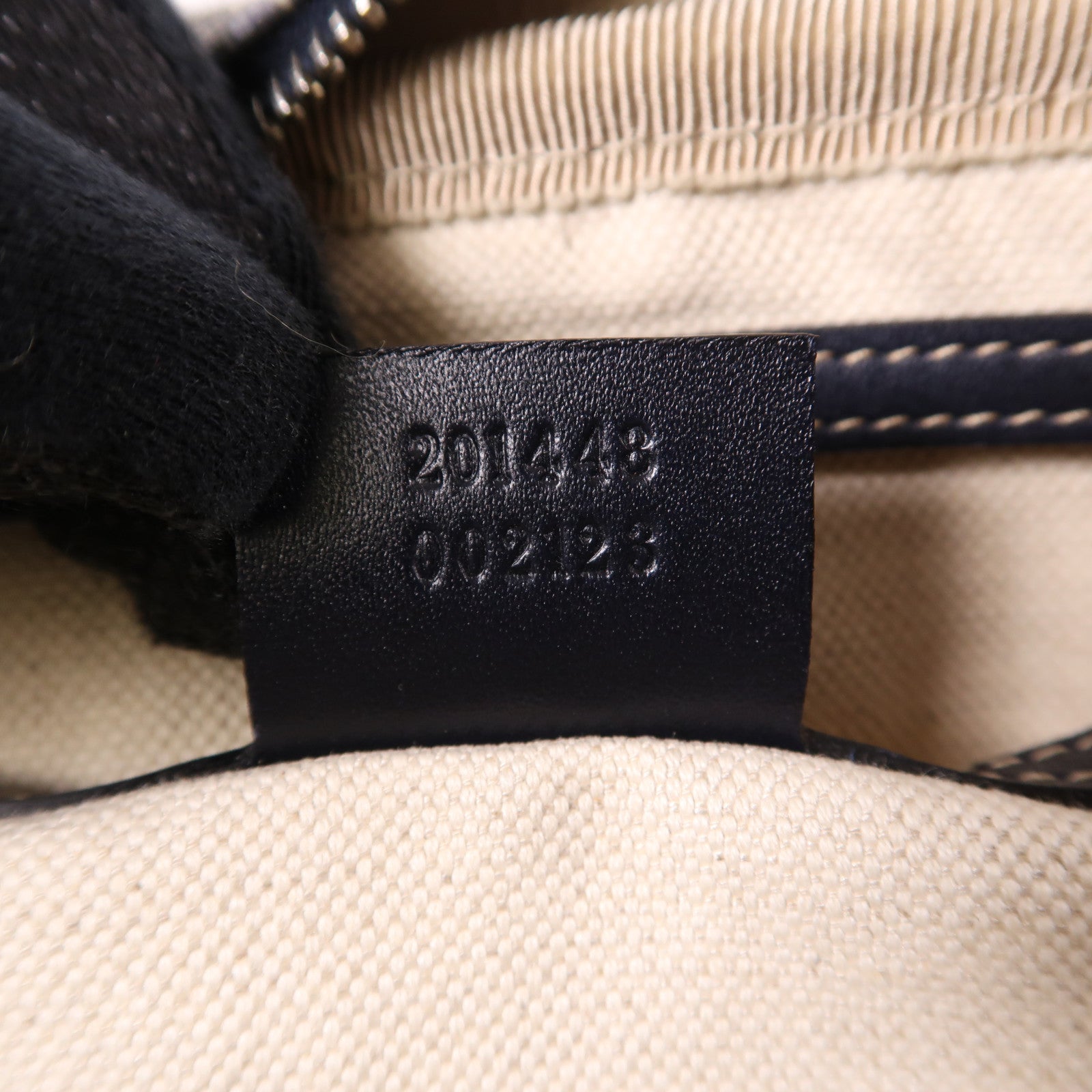 GUCCI 塗層帆布Shoulder Bag銀扣肩背袋
