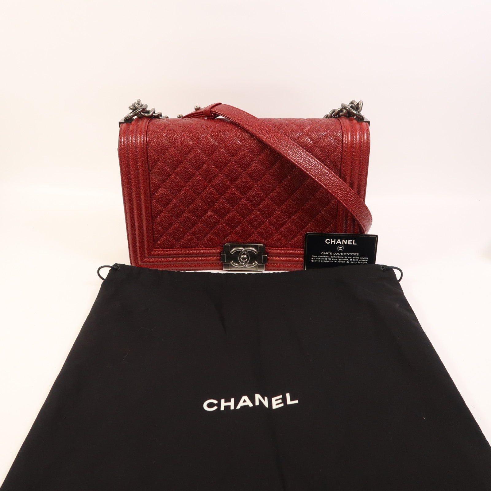 CHANEL 牛皮皮革Boy 28銀扣鏈帶肩背袋