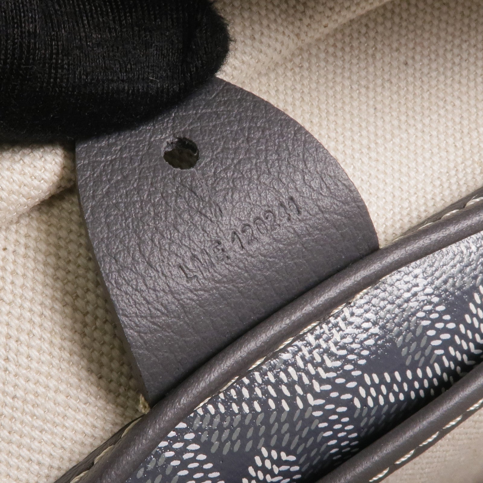 GOYARD 塗層帆布Artois MM Bag銀扣肩背袋/手挽袋