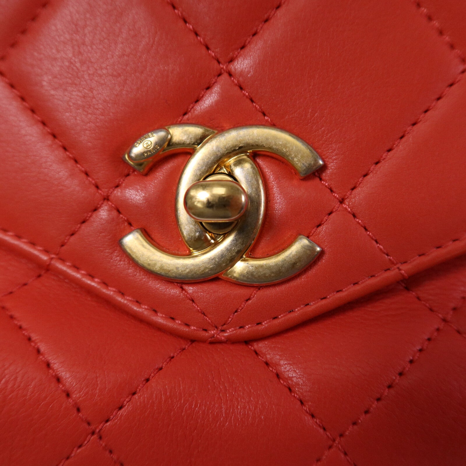 CHANEL 牛皮皮革Shoulder Bag金扣肩背袋