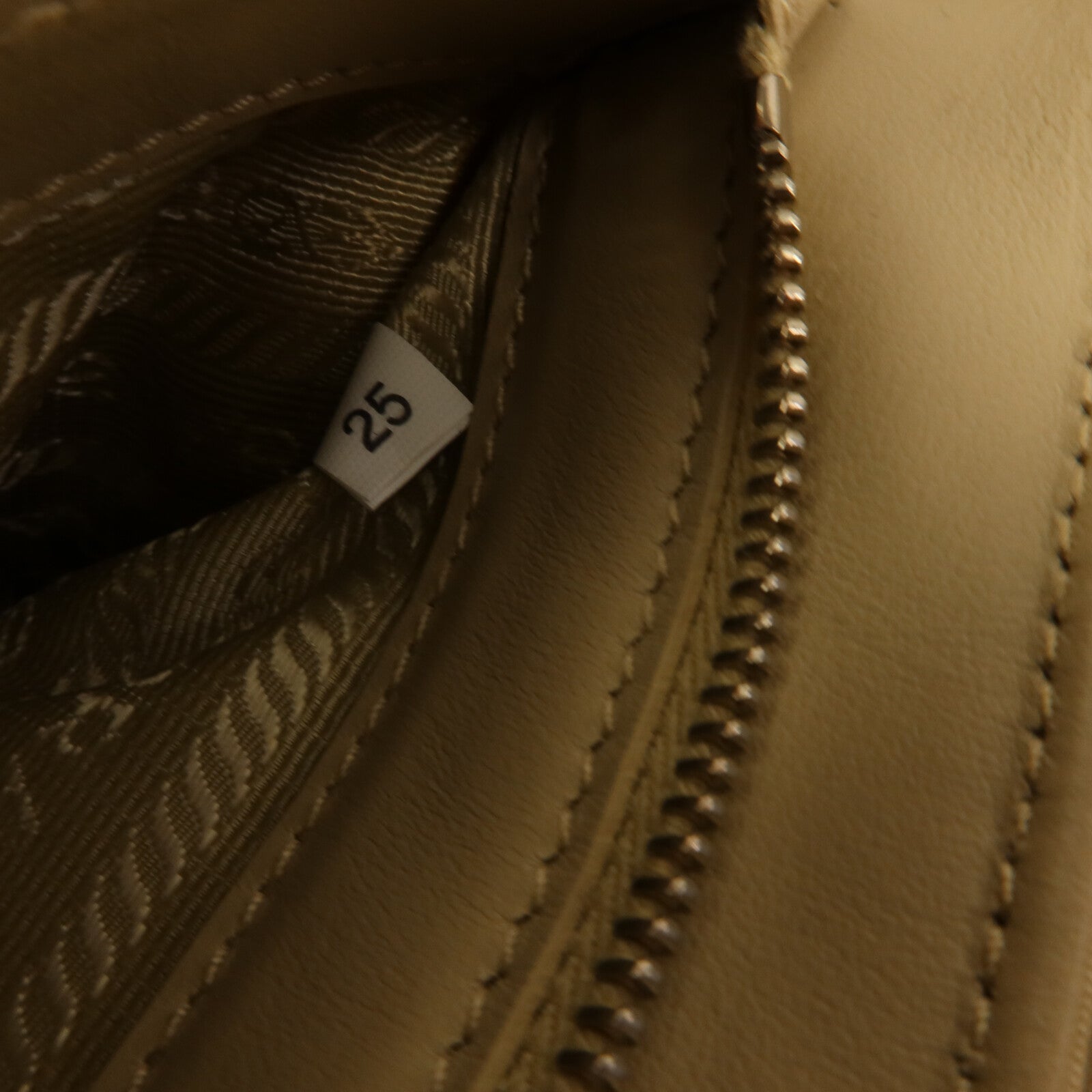 PRADA 尼龍Re-Nylon Prada Pocket肩背袋