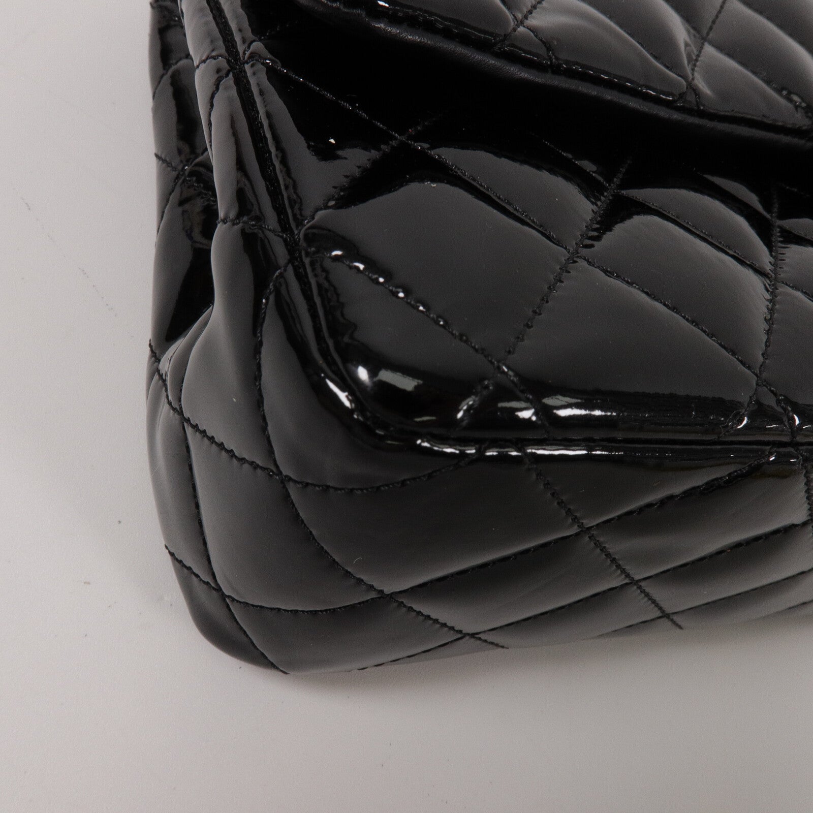 CHANEL 漆皮皮革Classic 25鏈帶肩背袋