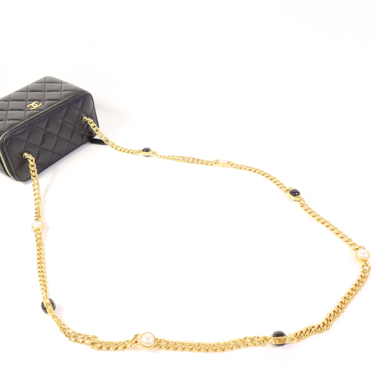 CHANEL 羊皮皮革Vanity Bag金扣鏈帶肩背袋