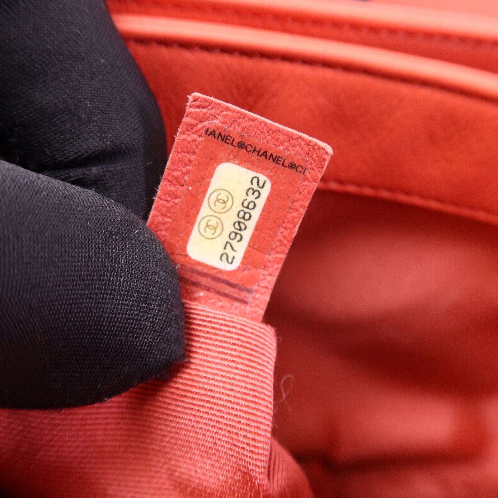 CHANEL 牛皮皮革Shoulder Bag金扣肩背袋