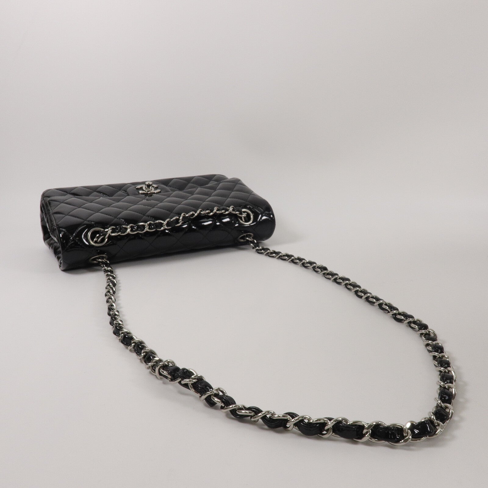 CHANEL 漆皮皮革Classic 25鏈帶肩背袋
