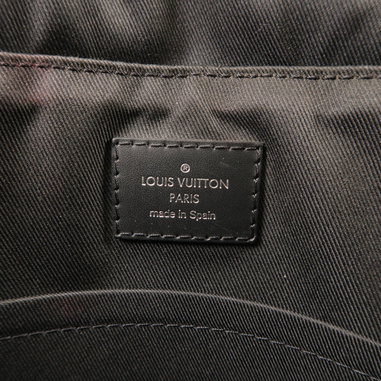 LOUIS VUITTON Monogram Eclipse District PM肩背袋