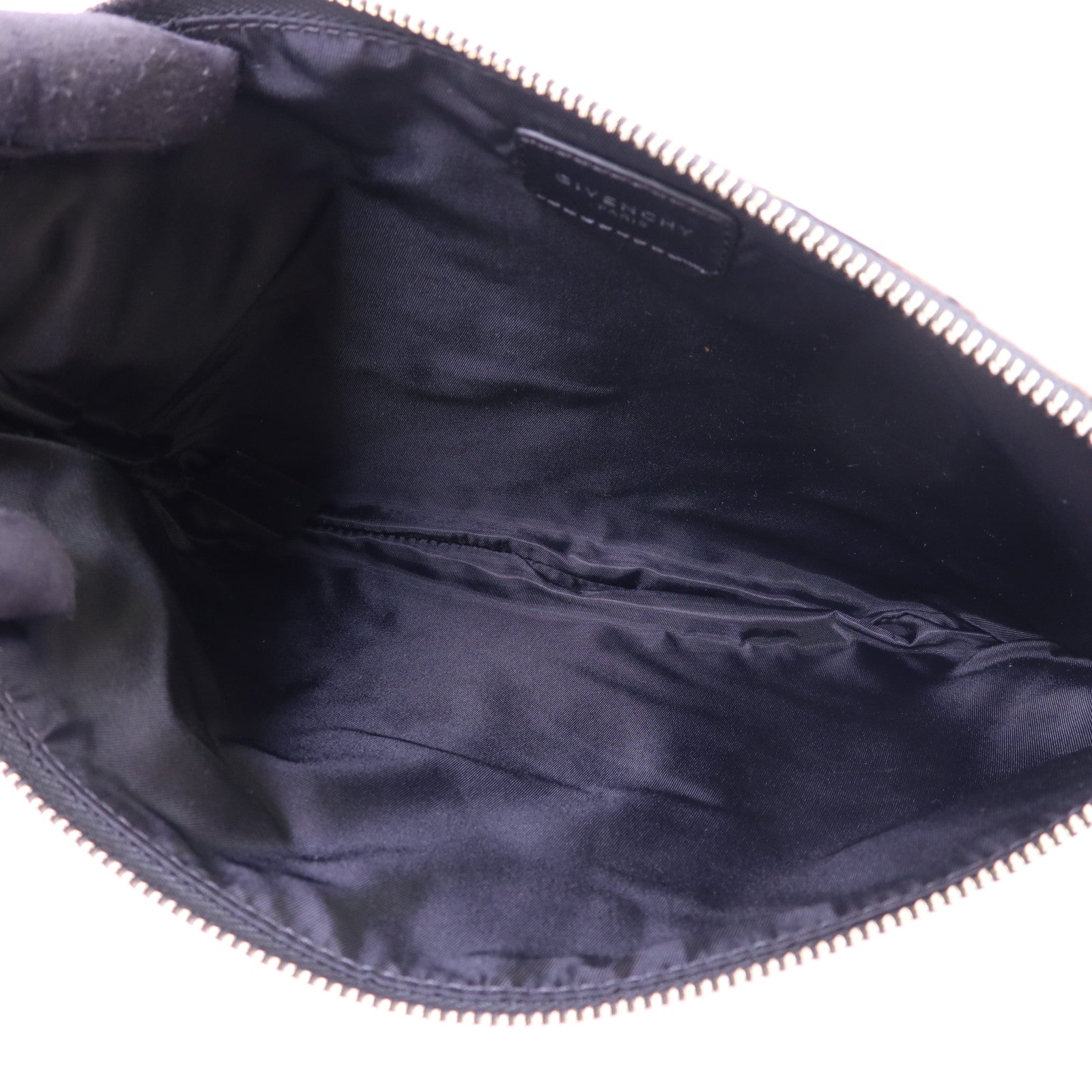 GIVENCHY 尼龍Pouch銀扣手拿包