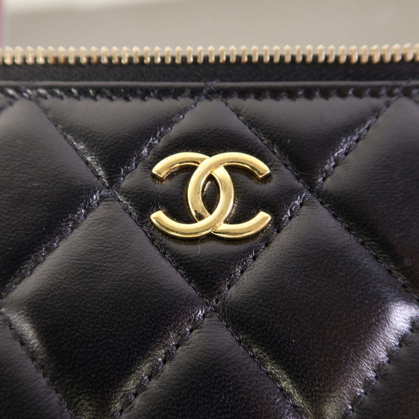 CHANEL 羊皮皮革Vanity Bag金扣鏈帶肩背袋