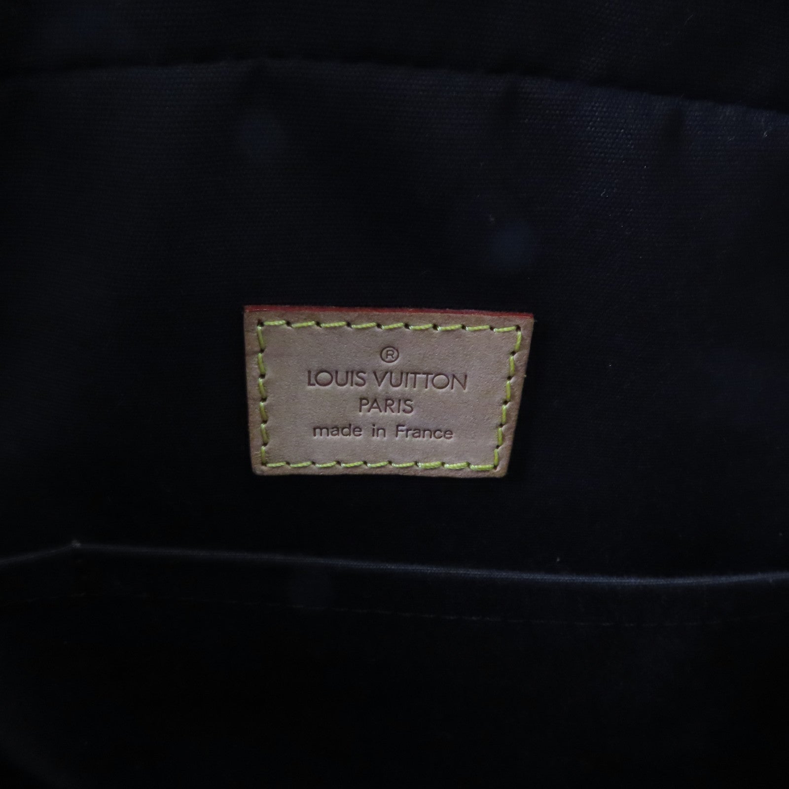 LOUIS VUITTON Vernis Summit Drive金扣手挽袋