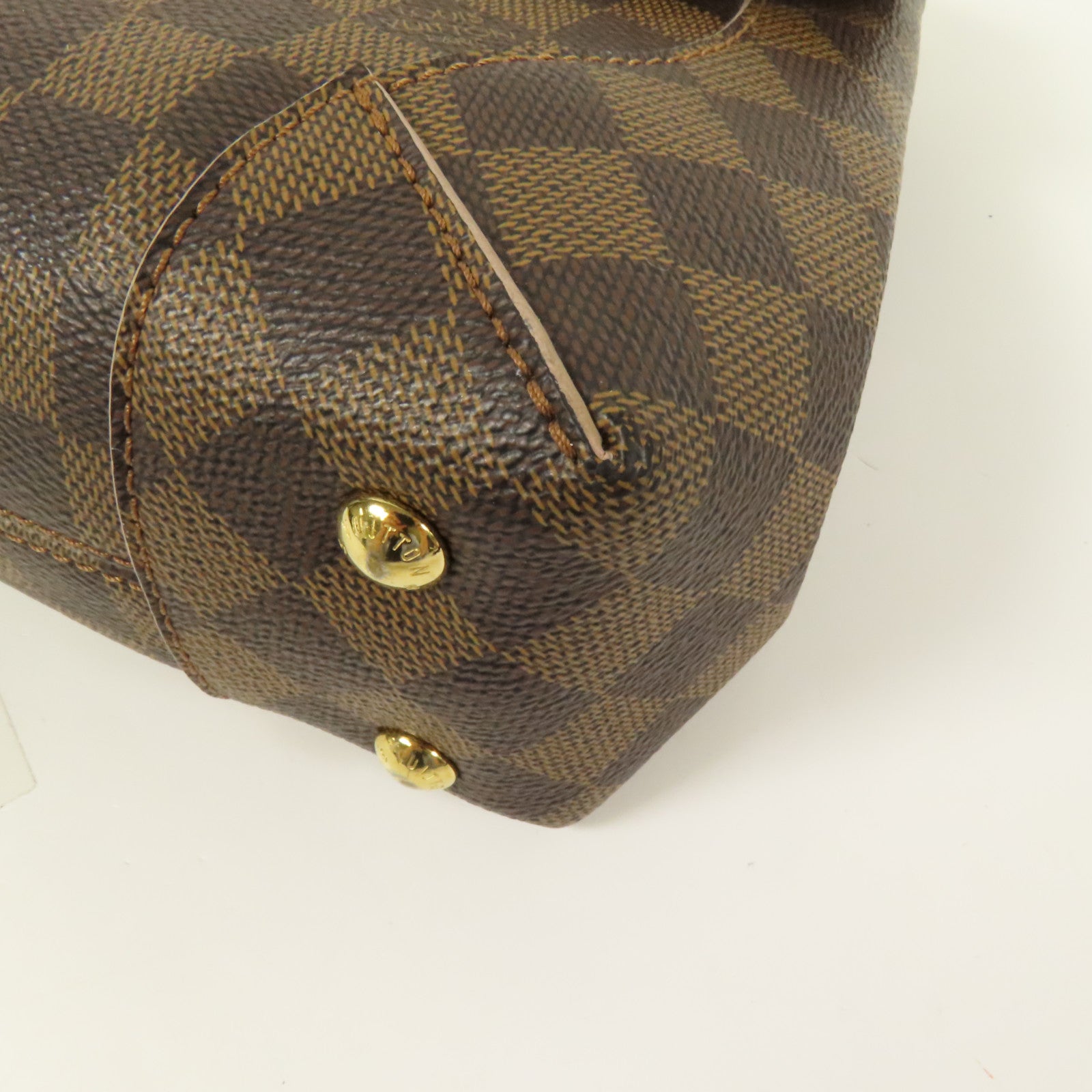 LOUIS VUITTON Damier Caissa金扣肩背袋
