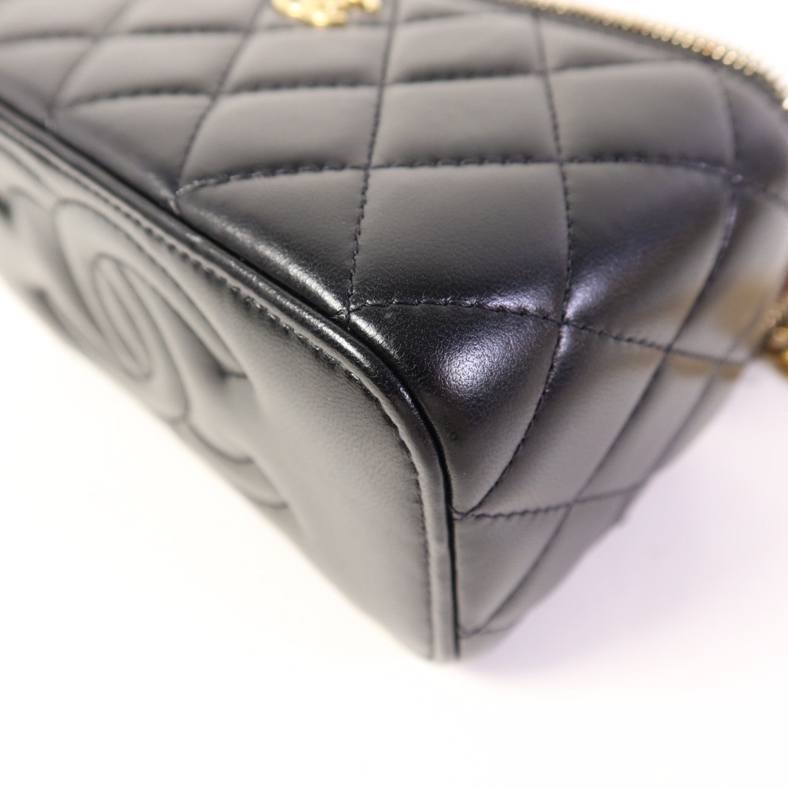 CHANEL 羊皮皮革Vanity Bag金扣鏈帶肩背袋