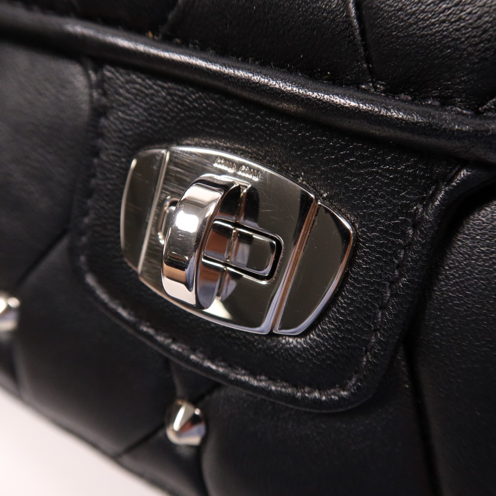 Miu Miu 羊皮皮革Chain Shoulder銀扣鏈帶肩背袋