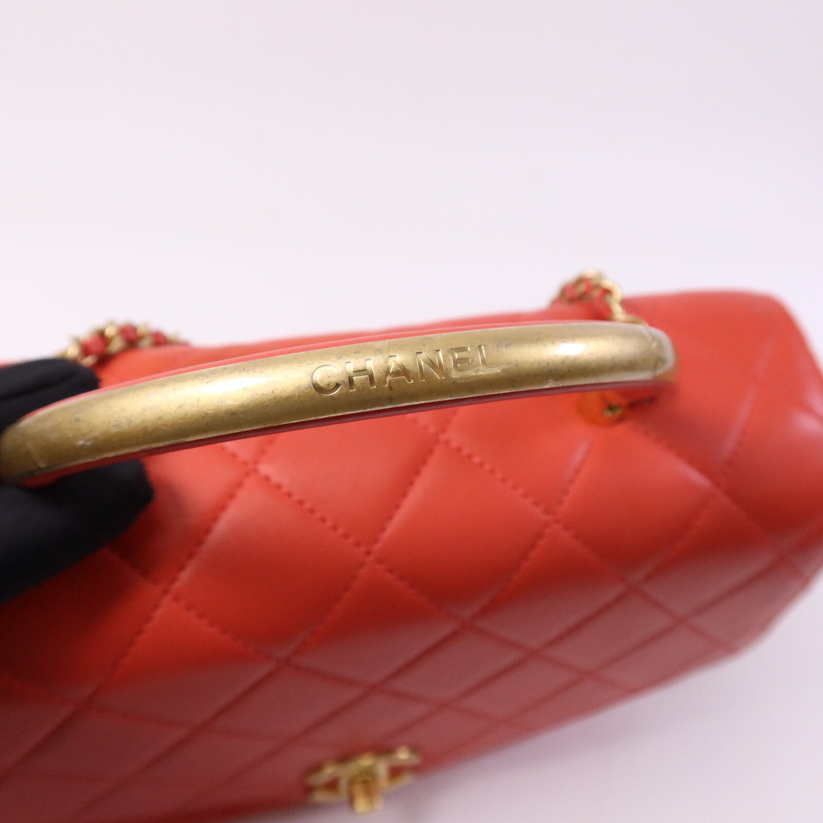 CHANEL 牛皮皮革Shoulder Bag金扣肩背袋
