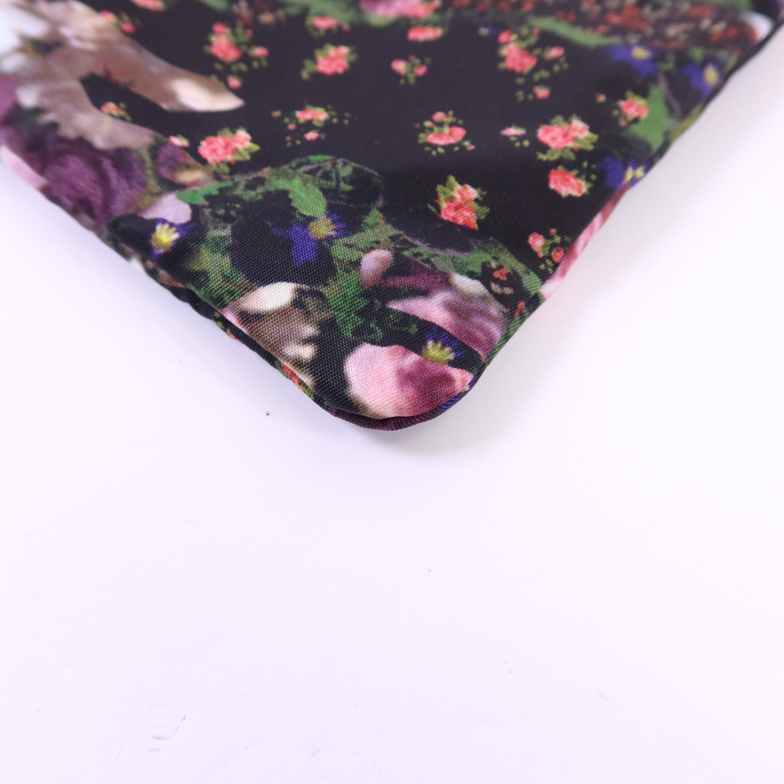 GIVENCHY 尼龍Pouch銀扣手拿包