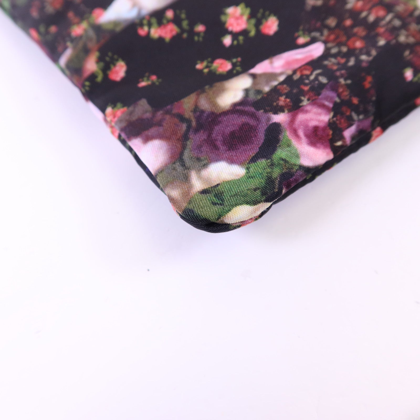 GIVENCHY 尼龍Pouch銀扣手拿包