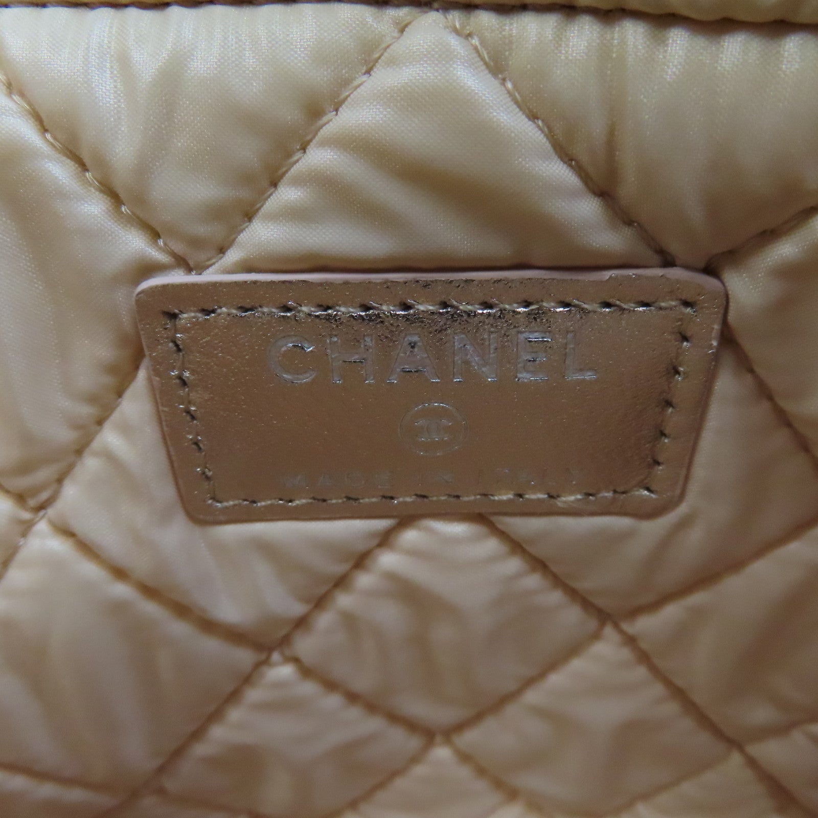 CHANEL 【激減優惠】菱格羊皮皮革Pouch銀扣手拿包金色