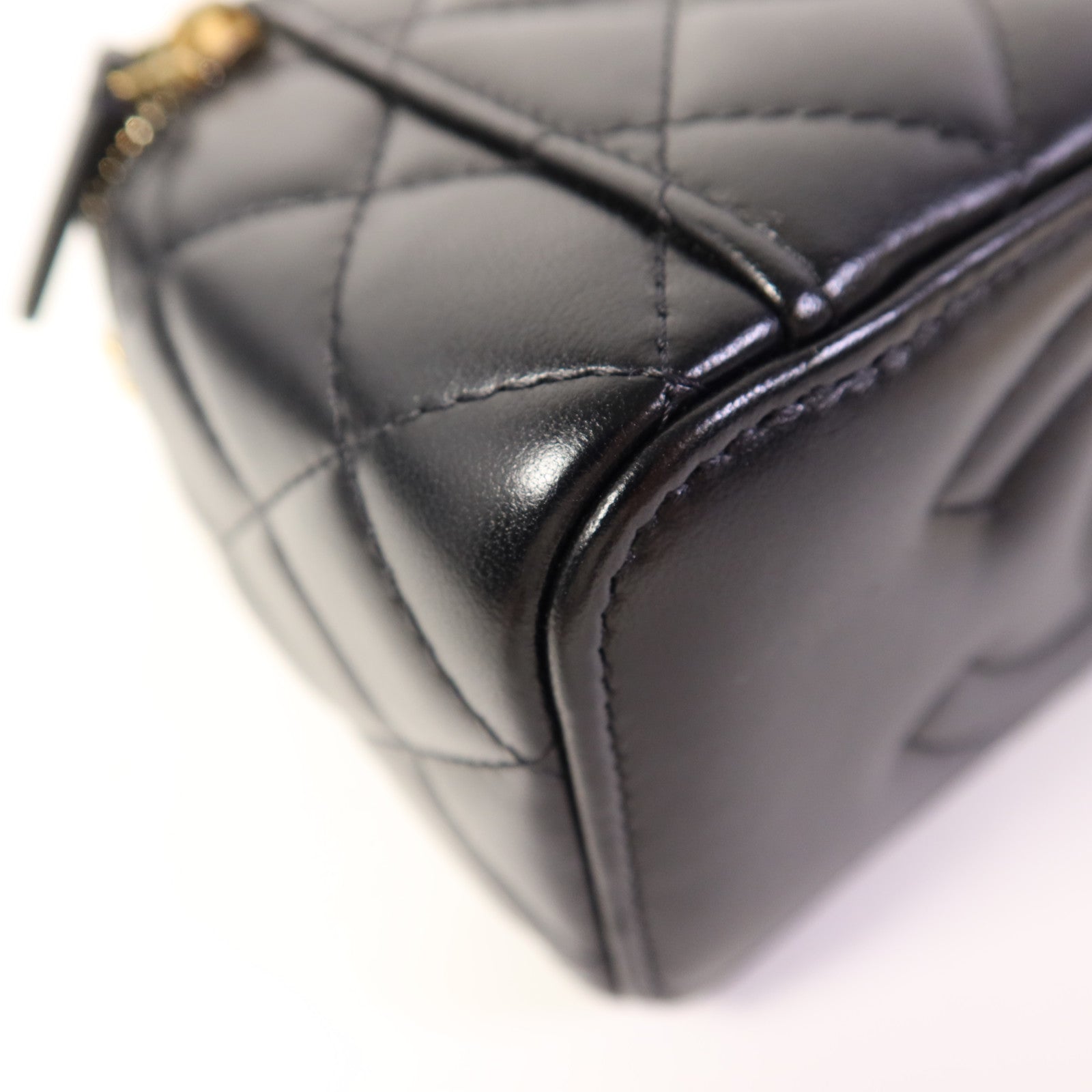 CHANEL 羊皮皮革Vanity Bag金扣鏈帶肩背袋