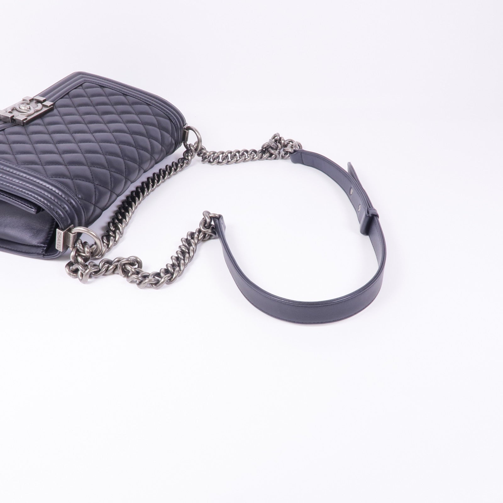 CHANEL 羊皮皮革Boy 25銀扣鏈帶肩背袋