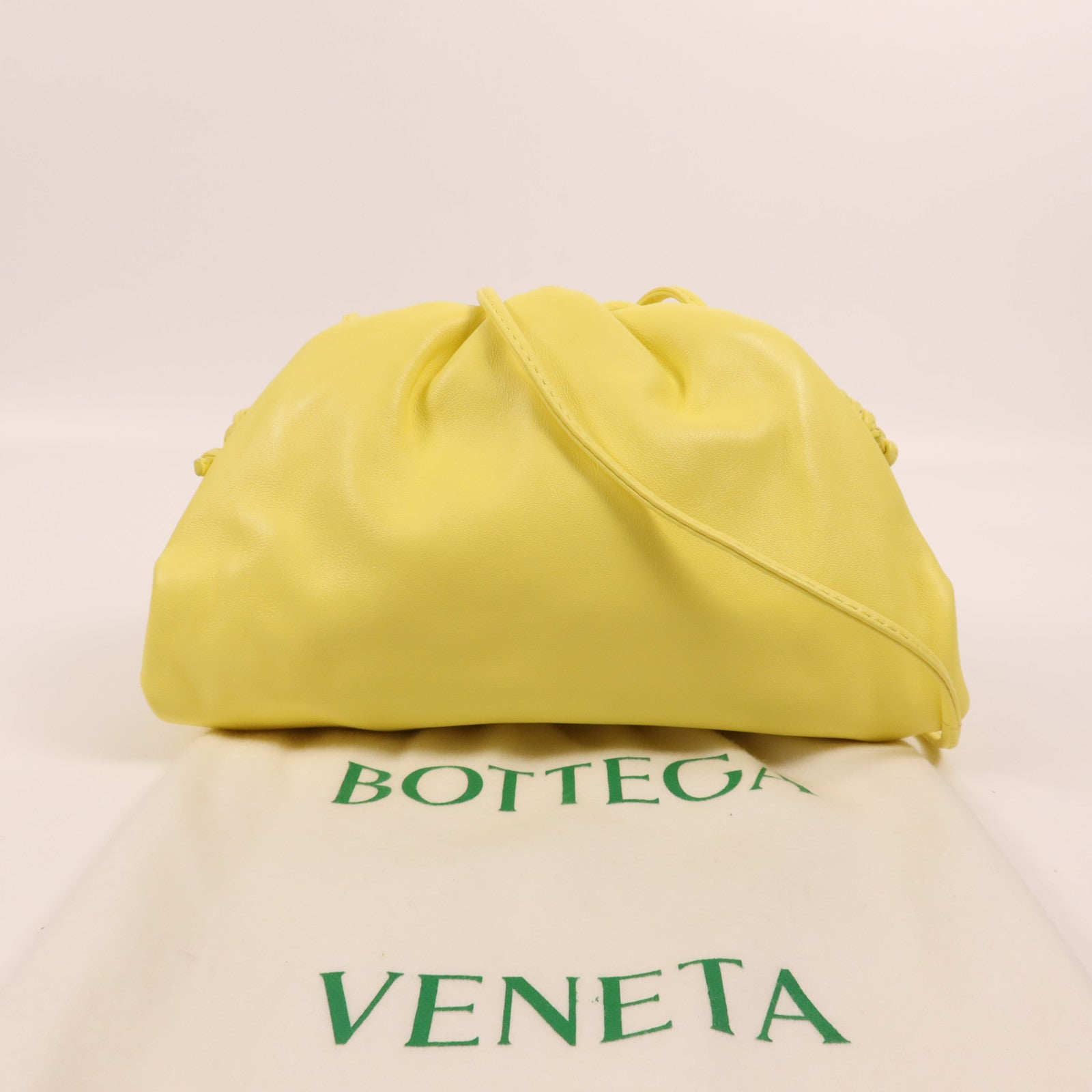 BOTTEGA VENETA 羊皮皮革Pouch Shoulder肩背袋