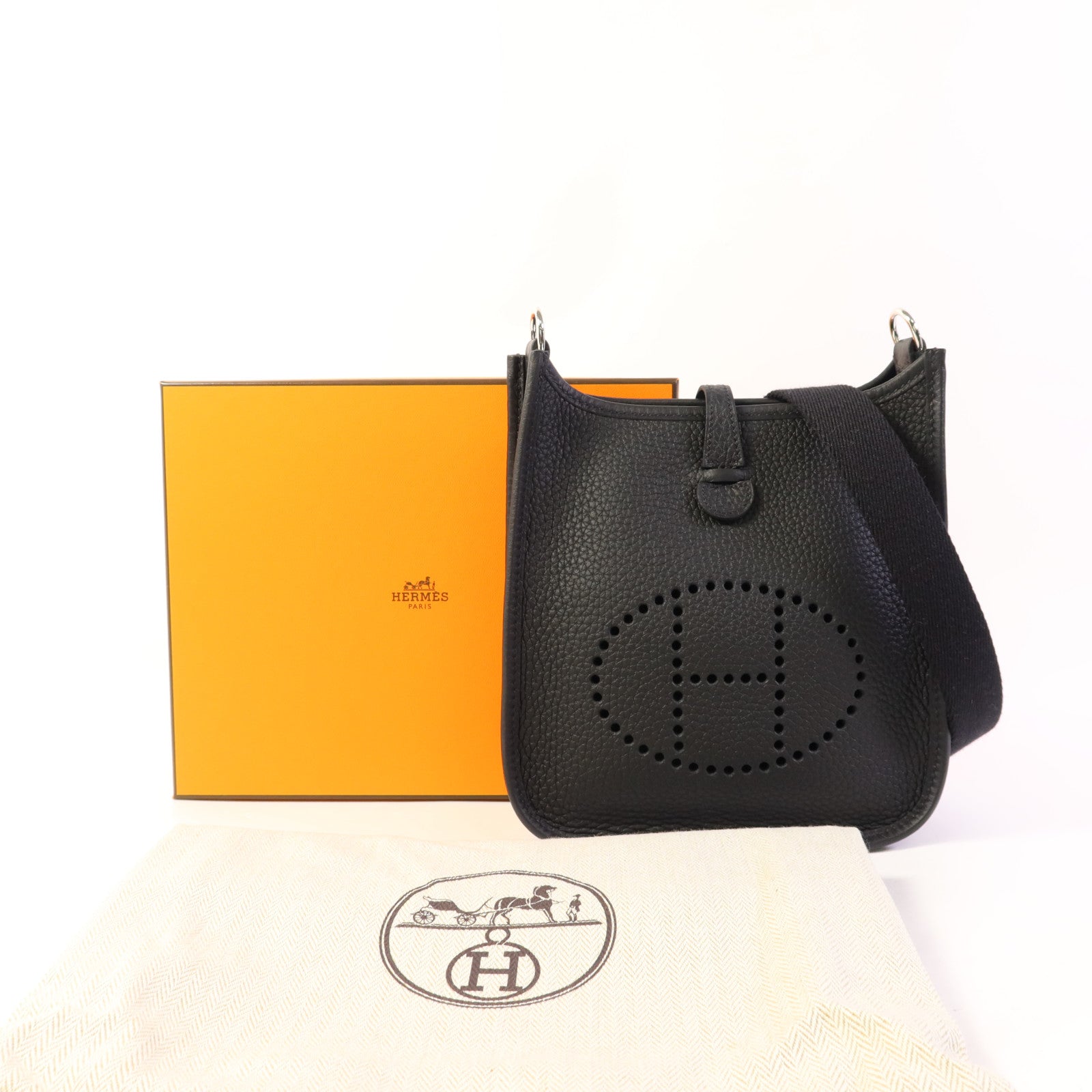 HERMES Clemence皮革Evelyne TPM銀扣肩背袋Noir