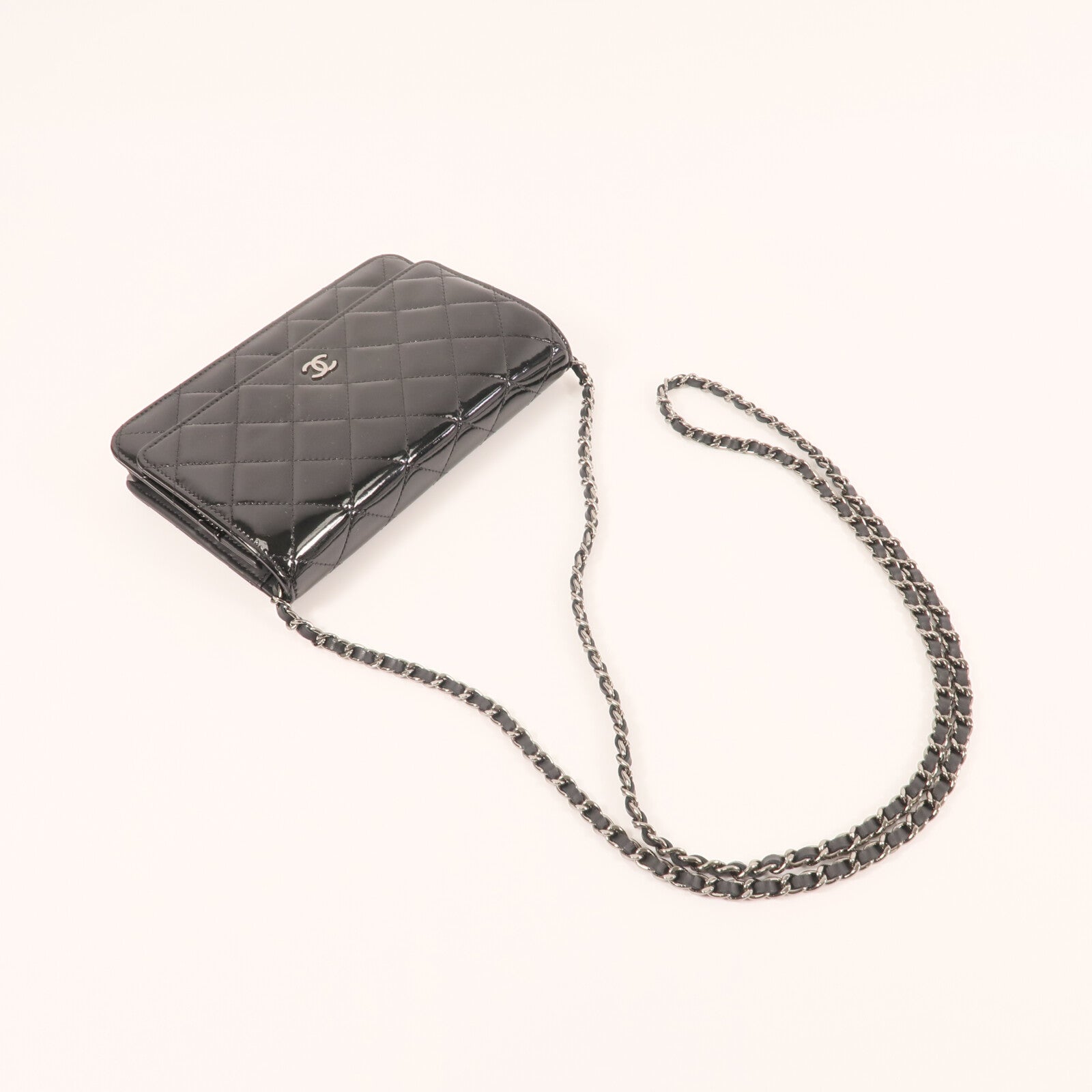 CHANEL 漆皮皮革Wallet On Chain銀扣鏈帶肩背袋