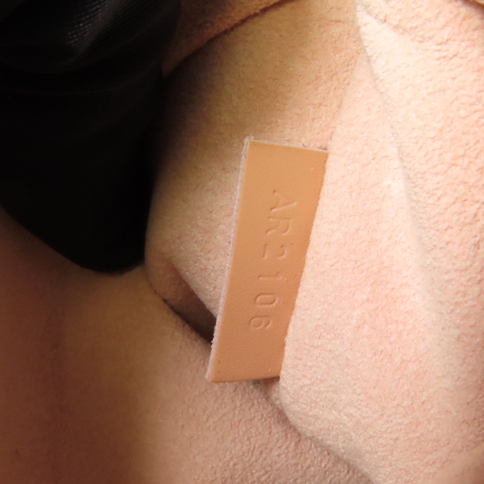 LOUIS VUITTON Damier Caissa金扣肩背袋