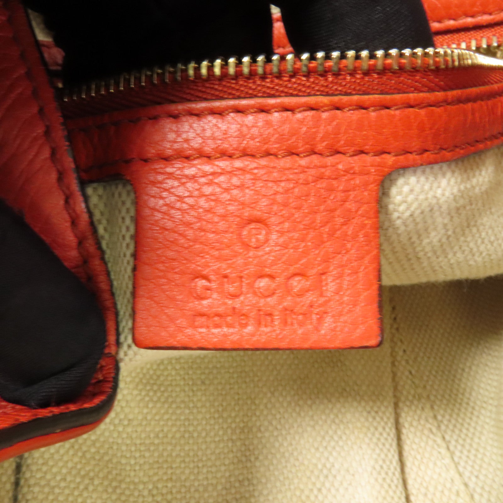 GUCCI 牛皮皮革Soho Pebbled金扣肩背袋